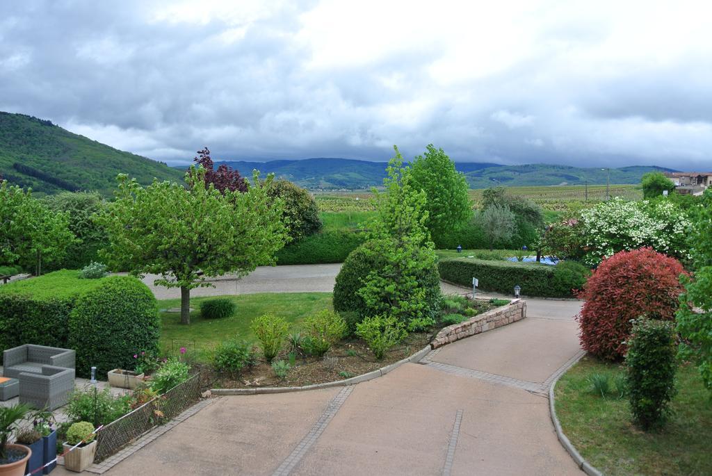 Hotel Des Vignes Julienas ภายนอก รูปภาพ