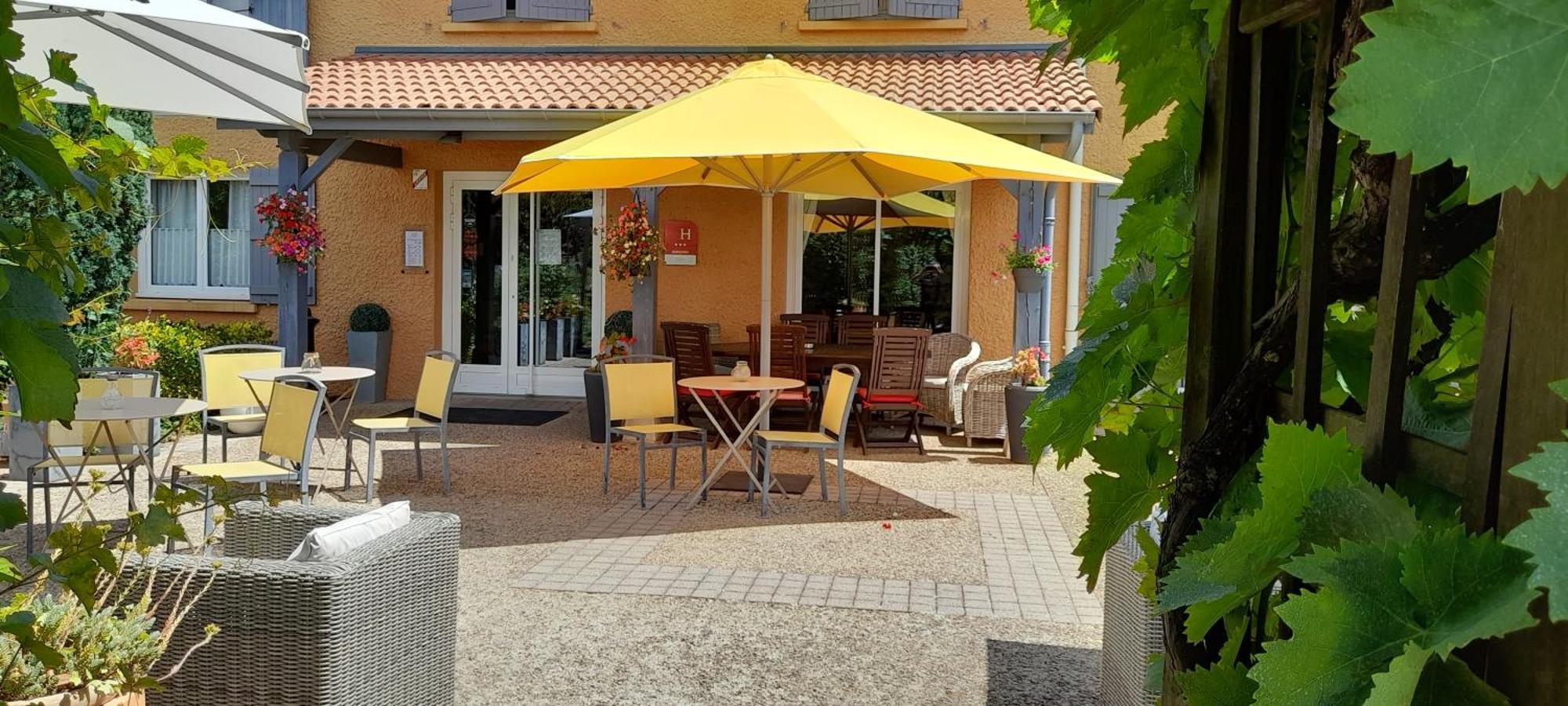 Hotel Des Vignes Julienas ภายนอก รูปภาพ